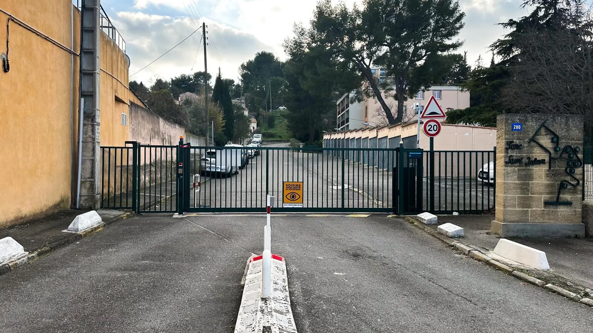Apartamento Le Niou, Appartement Avec Parking Gratuit Marselha